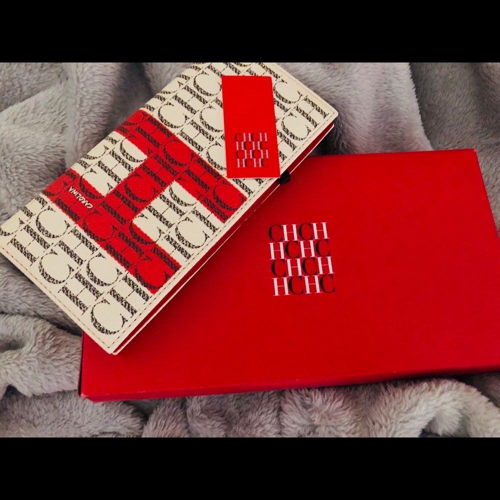 Carolina Herrera wallet.